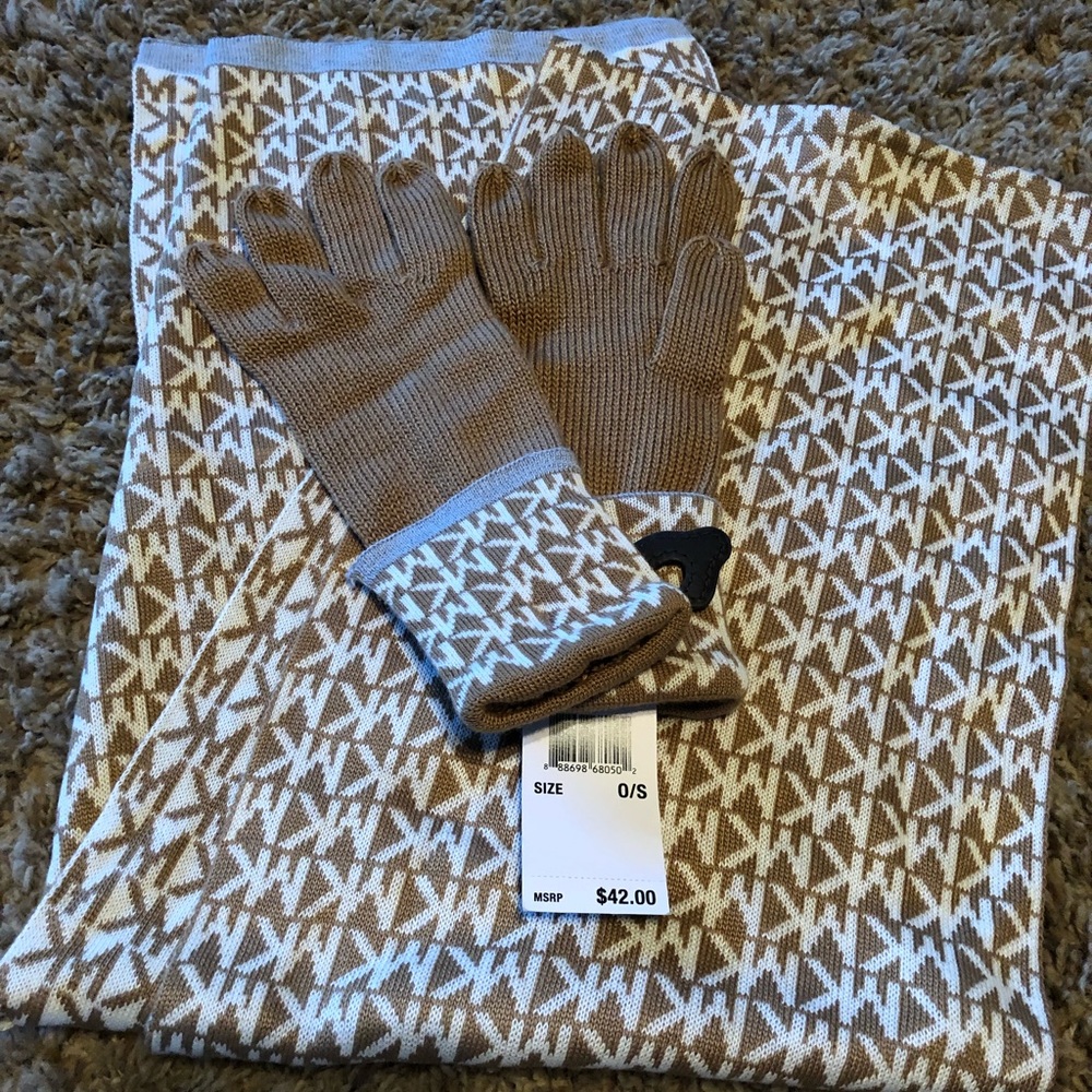 Michael Kors scarf set